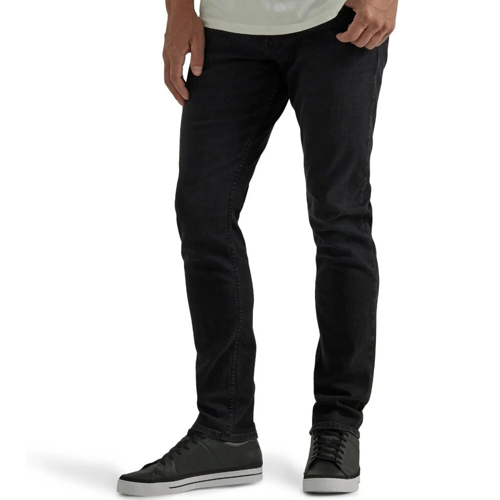 NWT W42 L30 Wrangler Unlimited Comfort Men’s Tapered Leg Jeans Flex Waistband